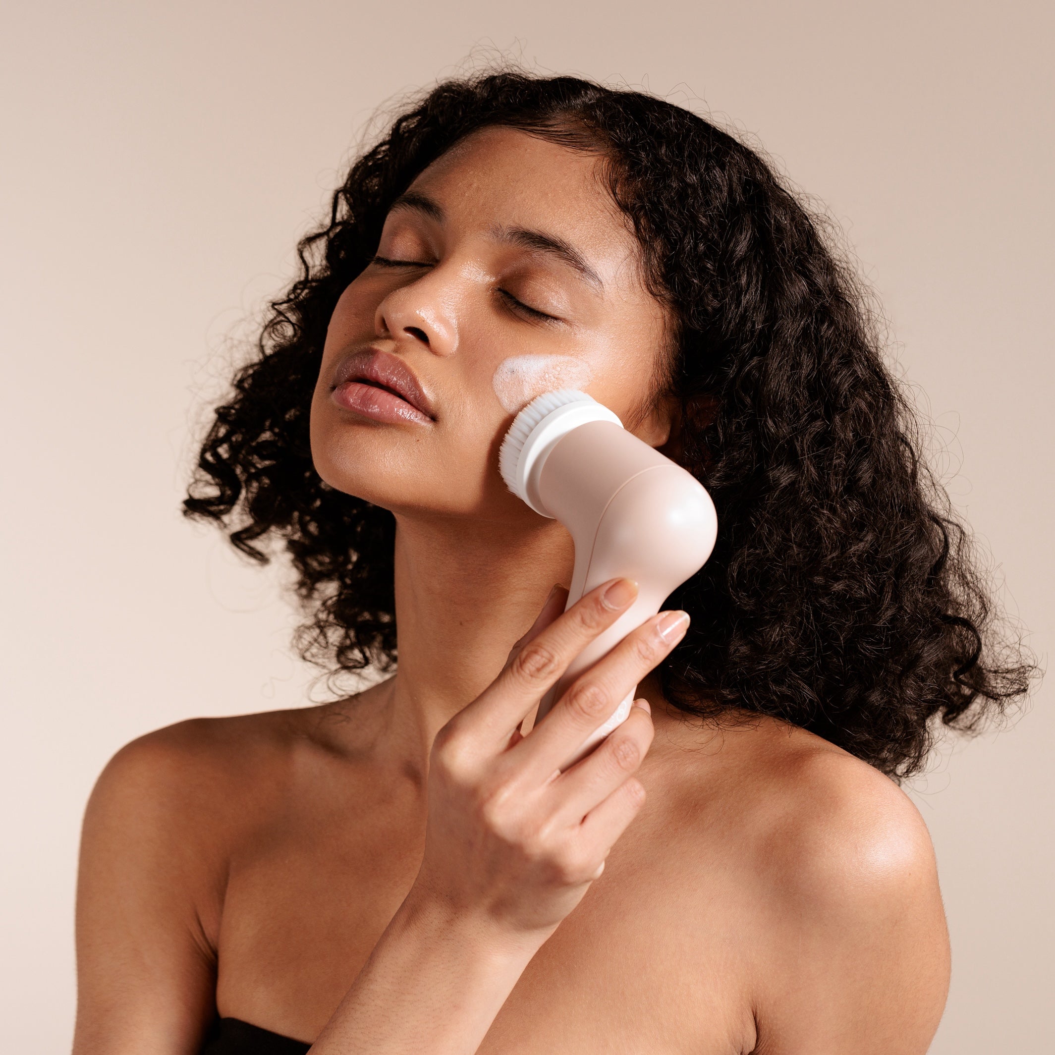 Gloa | Face and Body Cleansing Brush