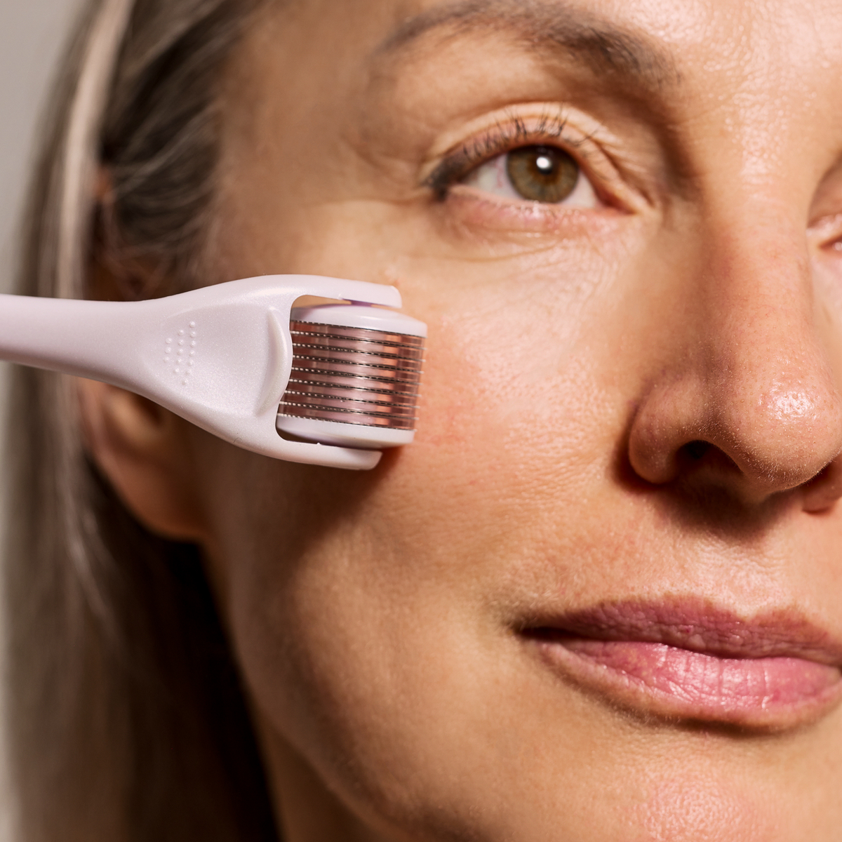 20250424_Derma_Roller_Hero.png